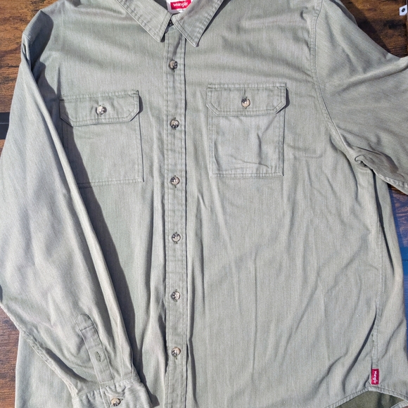 Wrangler Men's Olive Casual Button-Down Shirt - Picture 1 of 7